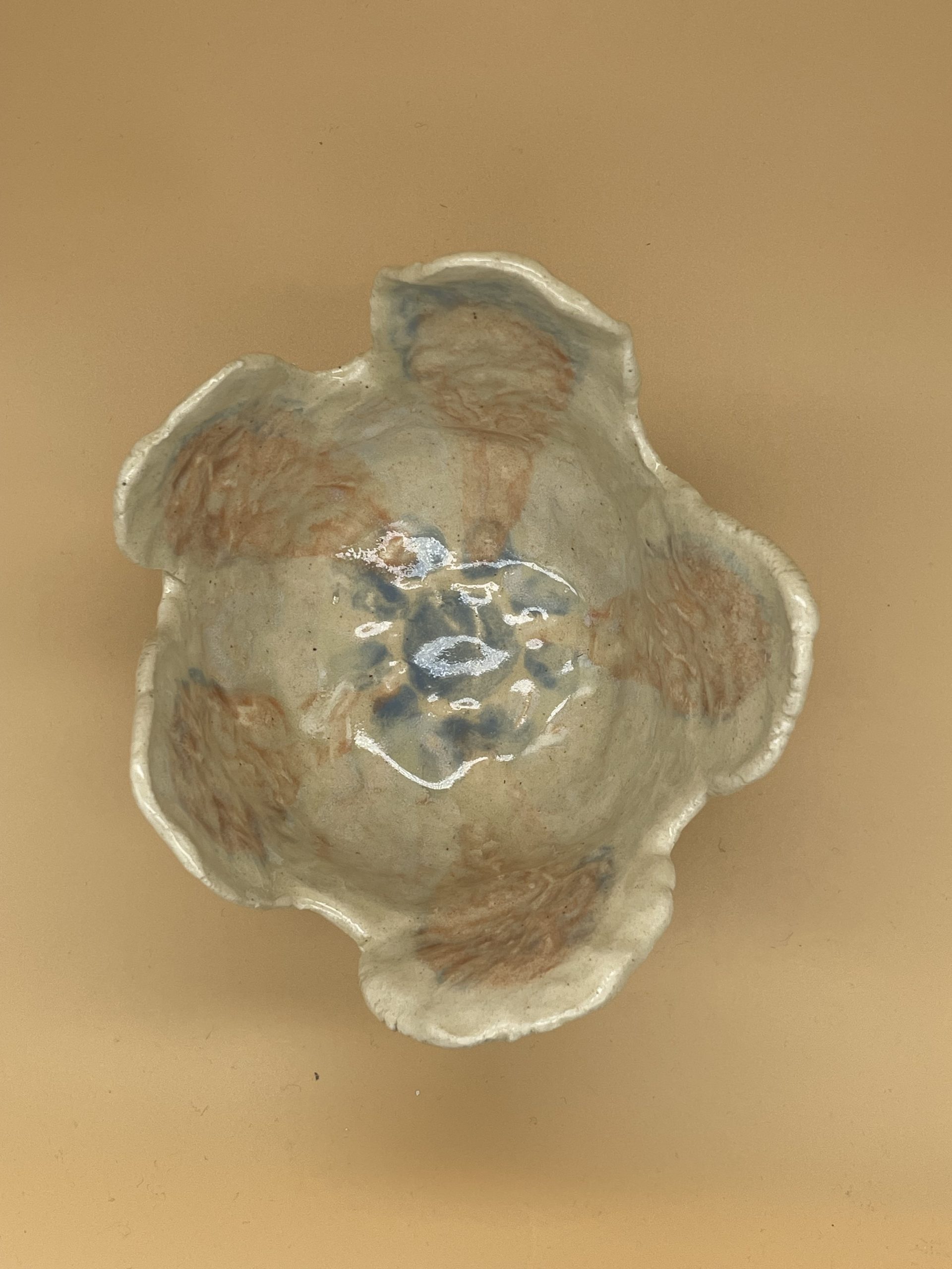 Cuenco pétalos de cerámica artesanal